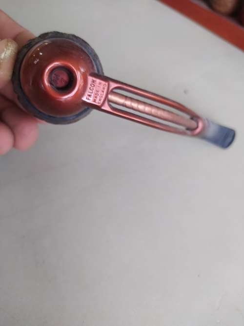 COLLECTIBLE pipes on stand